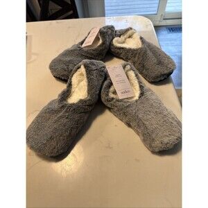 QTY 2 Women’s Faux Fur Slipper Socks Grippers Shearling Linning Size M/L 8-10